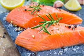 Salmon fillet in a man's diet reduces libido