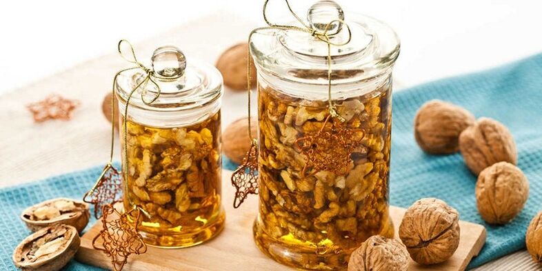 Nuts and honey are healthy foods that increase male potency